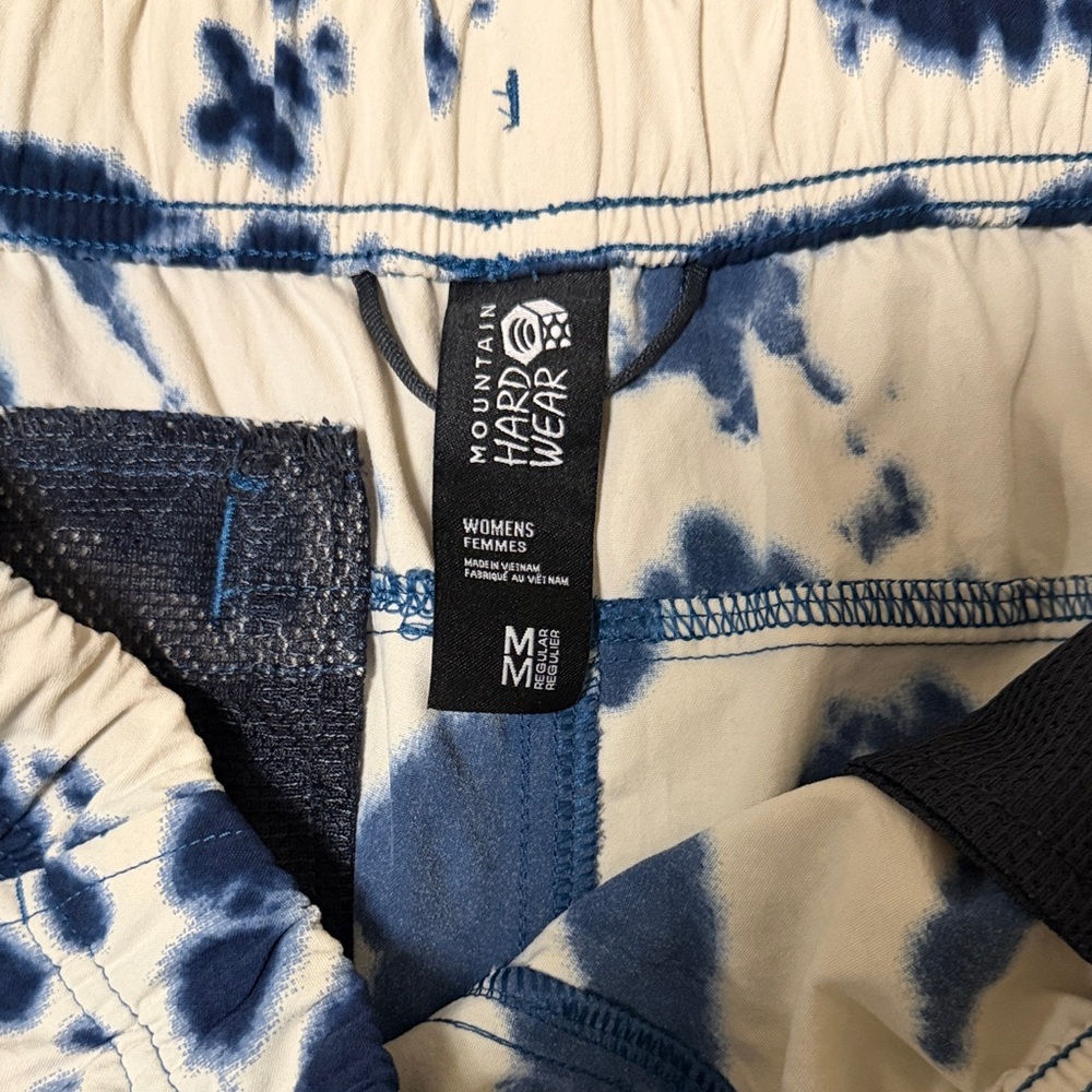 Mountain Hardware Women's Tie-Dye Shorts - Picture 3 of 4